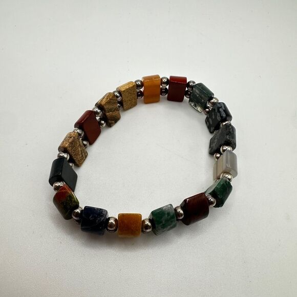 Multi-stone, with silver tone accent beads, stretchy bracelet! - Picture 5 of 10